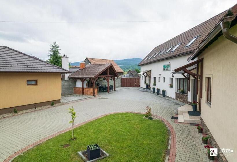 膳宿费 Józsa Vendégház