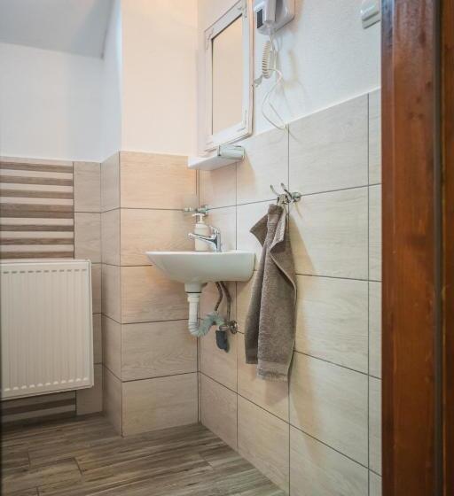 膳宿费 Józsa Vendégház