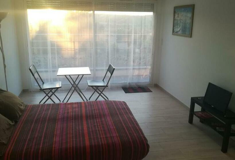 פנסיון Le Studio Des 3 Moulins