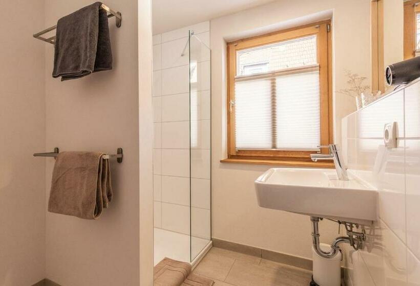 펜션 Maindrei Schlafen Am Fluss