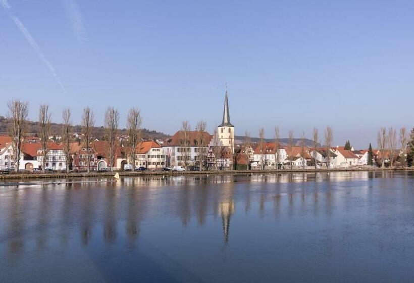 펜션 Maindrei Schlafen Am Fluss