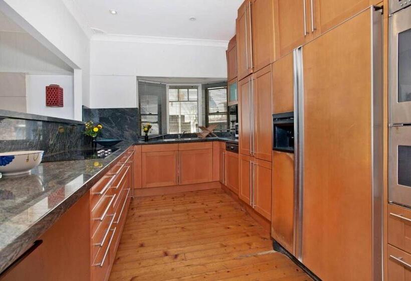 פנסיון Marine Parade