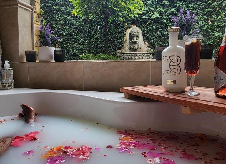 بنسيون Royal Highness Lux