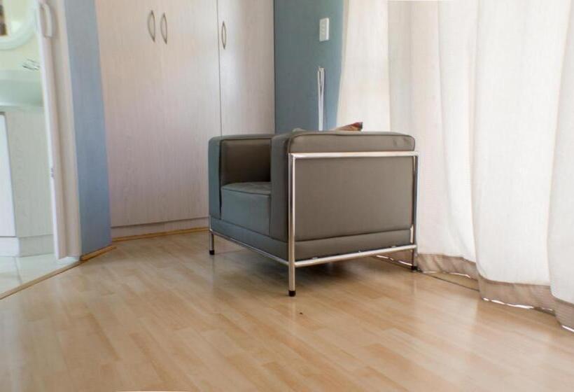 פנסיון Seroloana Guest House