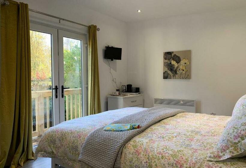 بنسيون The Garden Room