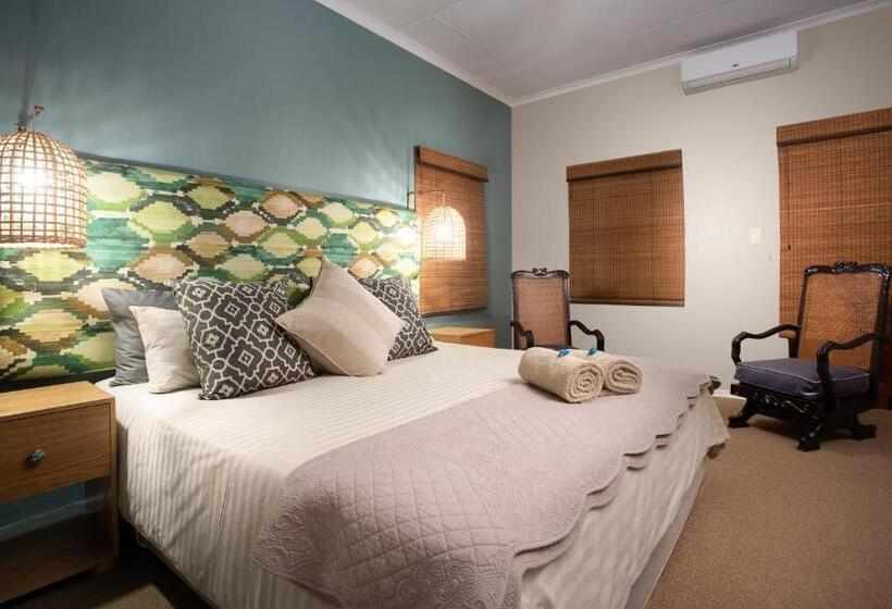 ペンション Tzamenkomst River Lodge