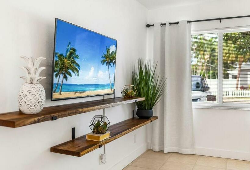 Alani Bay Premium Condos