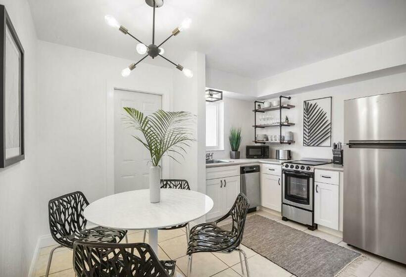 Alani Bay Premium Condos