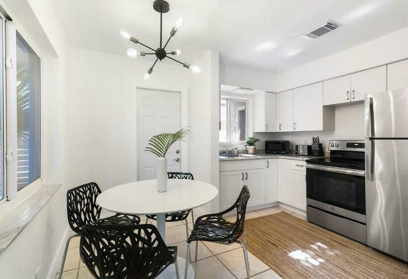 Alani Bay Premium Condos