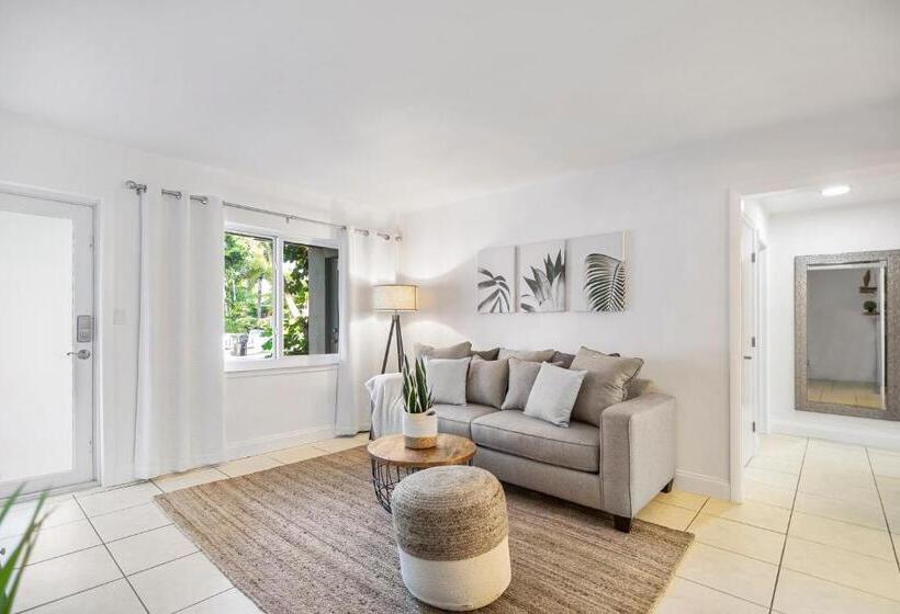 Alani Bay Premium Condos