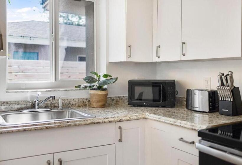 Alani Bay Premium Condos