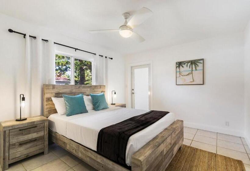 Alani Bay Premium Condos