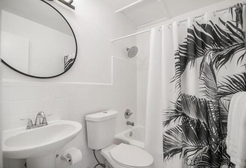 Alani Bay Premium Condos