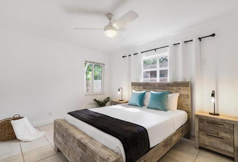 Alani Bay Premium Condos