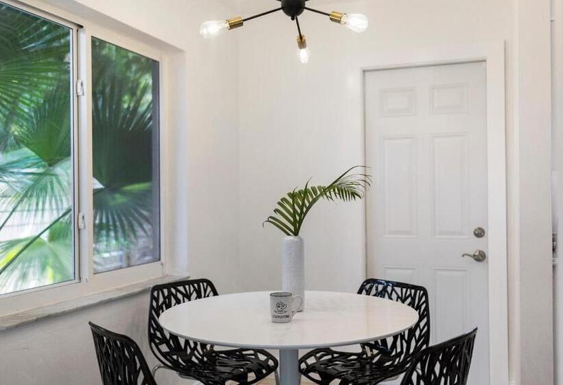 Alani Bay Premium Condos