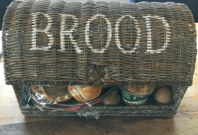 تختخواب و صبحانه B B Huize Hooijer