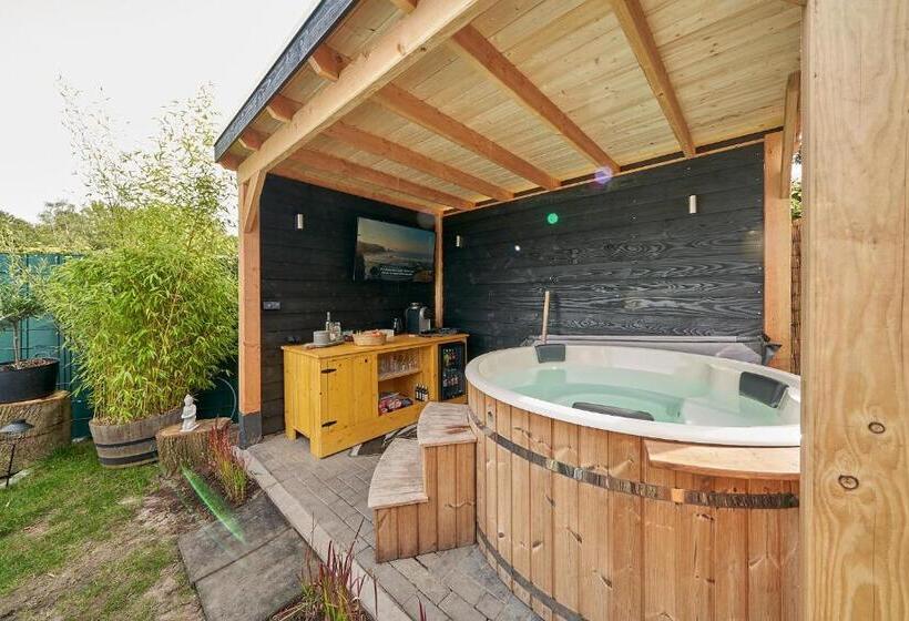 تختخواب و صبحانه B B Huize Hooijer