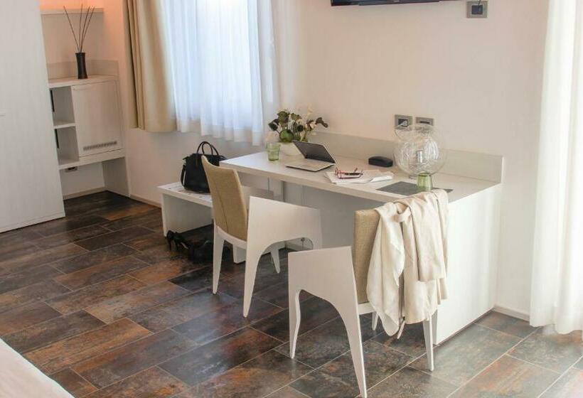 צימר Casanova Inn