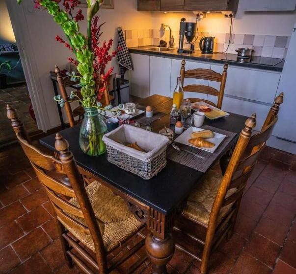 تختخواب و صبحانه De Kaepstander