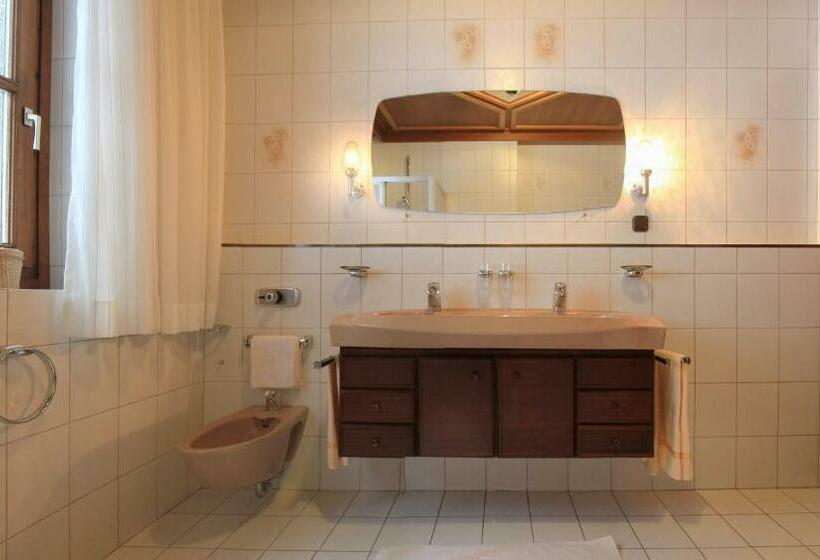 مبيت وإفطار Haus Niklehen