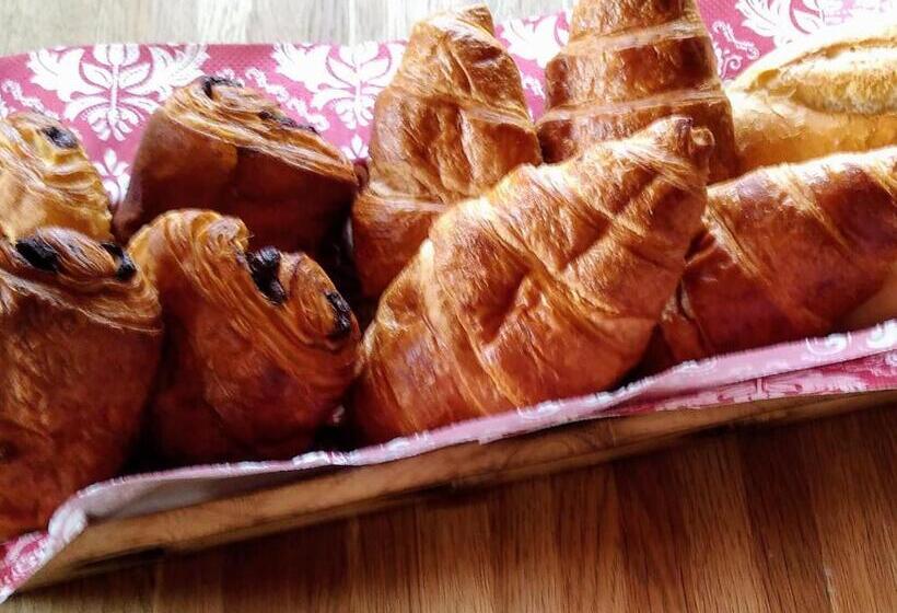 مبيت وإفطار Le Petit Chalet Leard