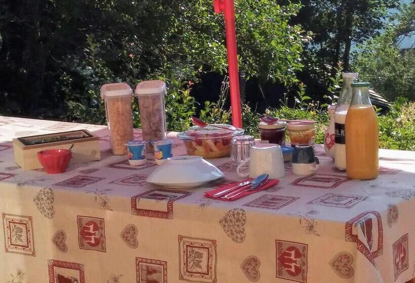 مبيت وإفطار Le Petit Chalet Leard