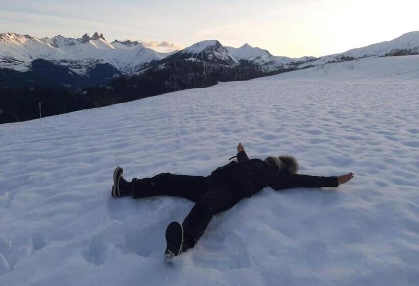 مبيت وإفطار Le Petit Chalet Leard