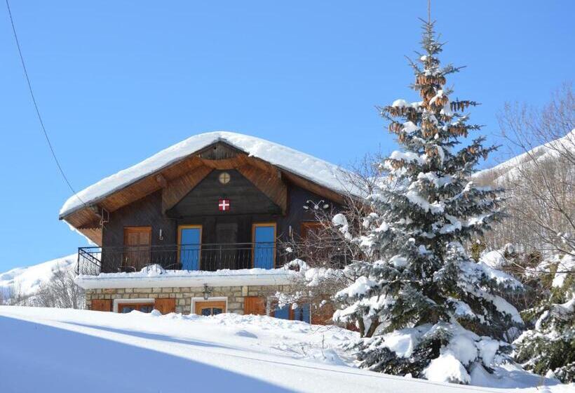 مبيت وإفطار Le Petit Chalet Leard