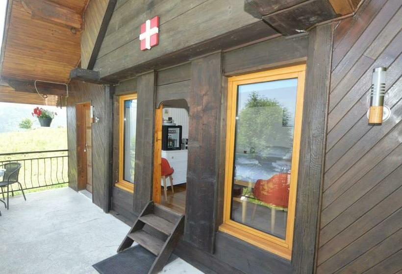 مبيت وإفطار Le Petit Chalet Leard