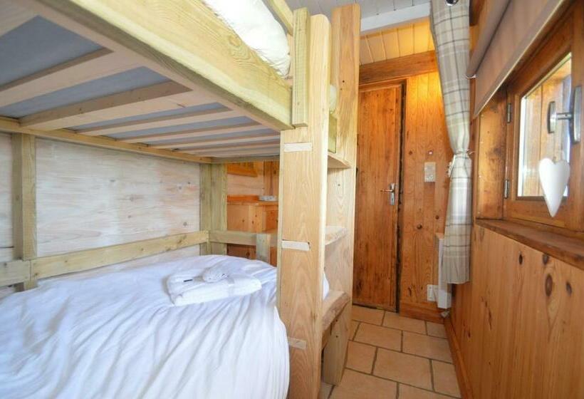 مبيت وإفطار Le Petit Chalet Leard