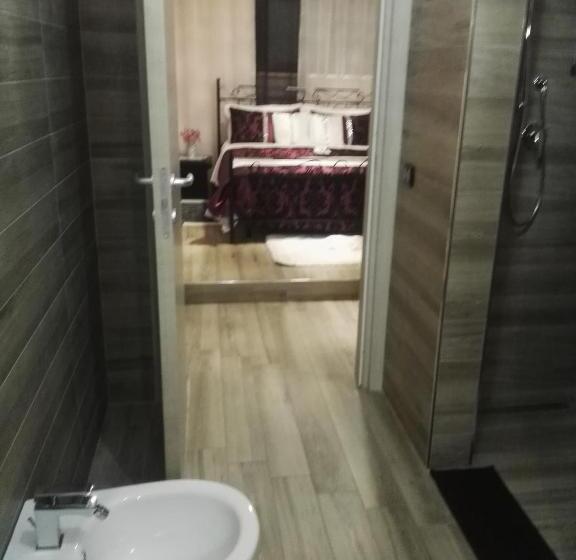 تختخواب و صبحانه Lilium