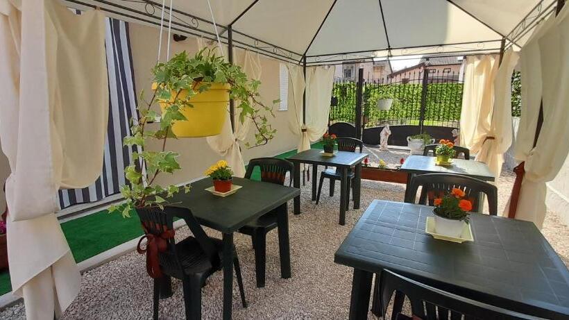 تختخواب و صبحانه Lilium