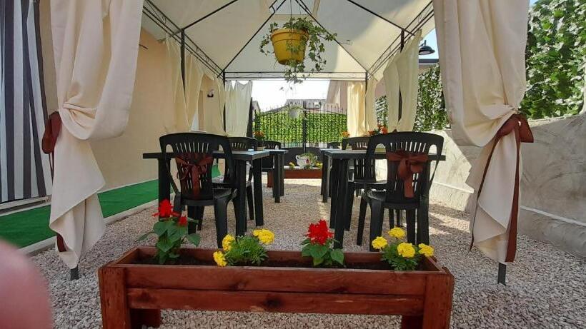 تختخواب و صبحانه Lilium