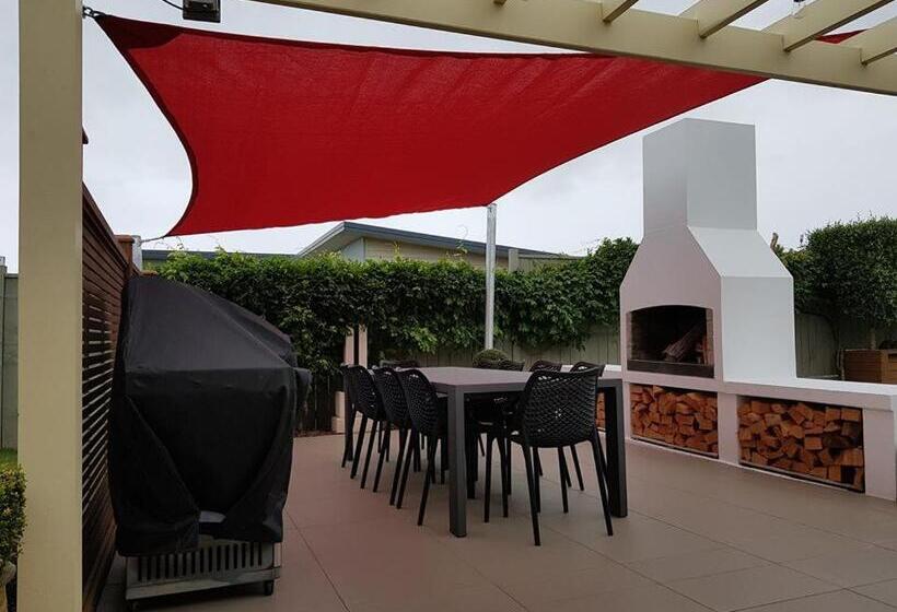 تختخواب و صبحانه Penrodbnb Shared Home