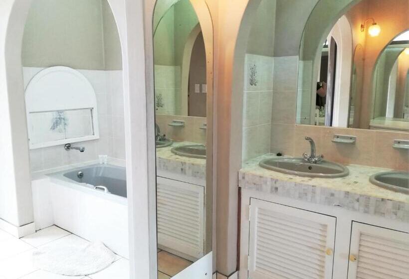 ベッドアンドブレックファースト Rockview Guest House