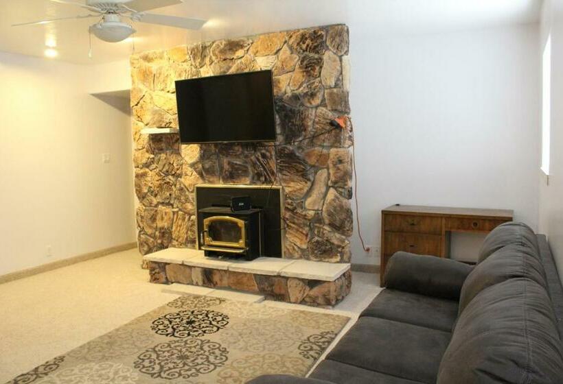 مبيت وإفطار Swallow Cove