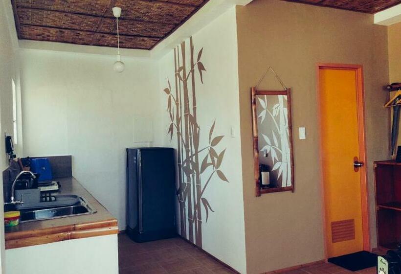 فندق Anahaw Seaside Inn