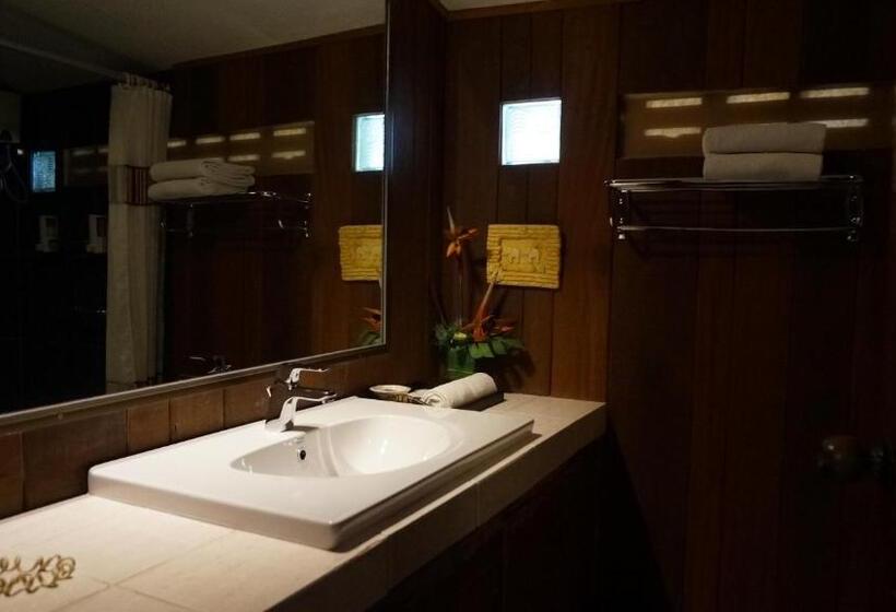 Отель Leprive Resort