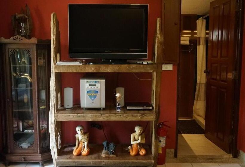 Отель Leprive Resort