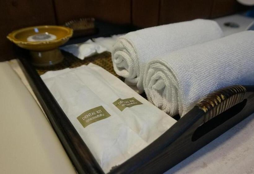 Отель Leprive Resort