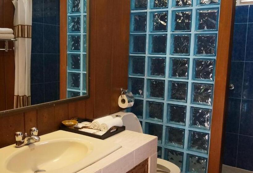 Отель Leprive Resort