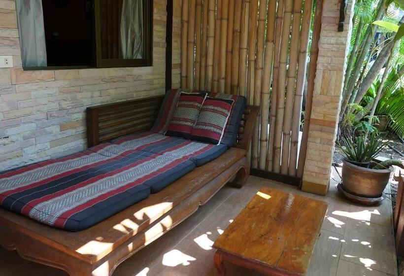 Отель Leprive Resort