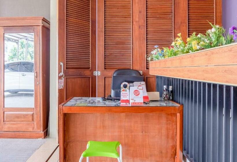 فندق Oyo 3046 Homestay Syariah Imah