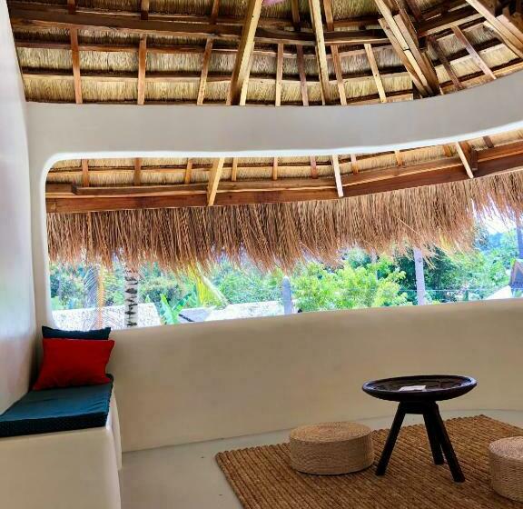 هتل Parrots Boutique Resort