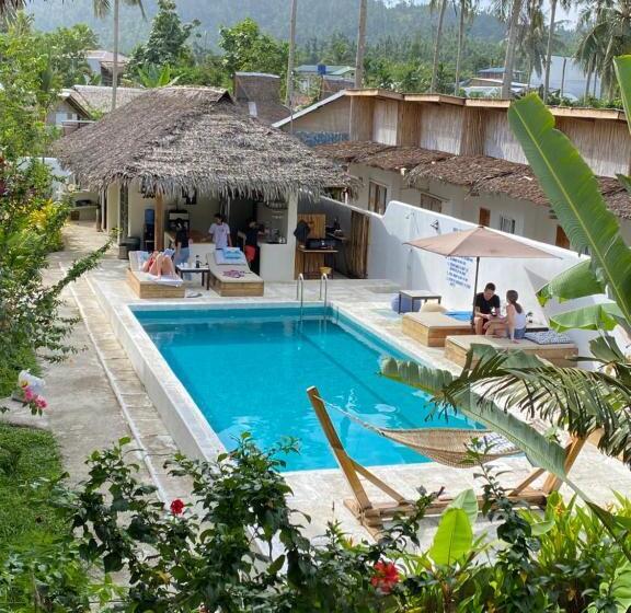 هتل Parrots Boutique Resort