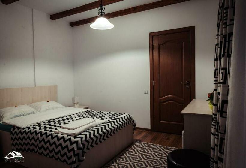 ホテル Pensiunea Casa Lupas