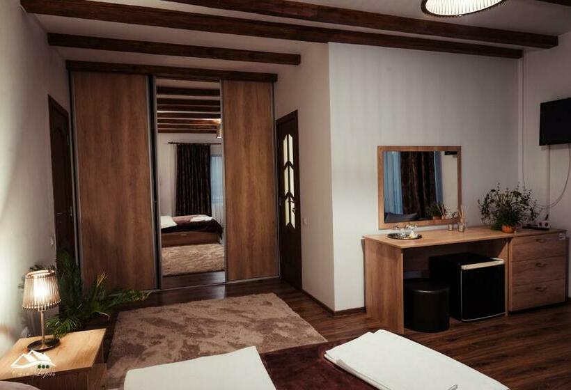 ホテル Pensiunea Casa Lupas