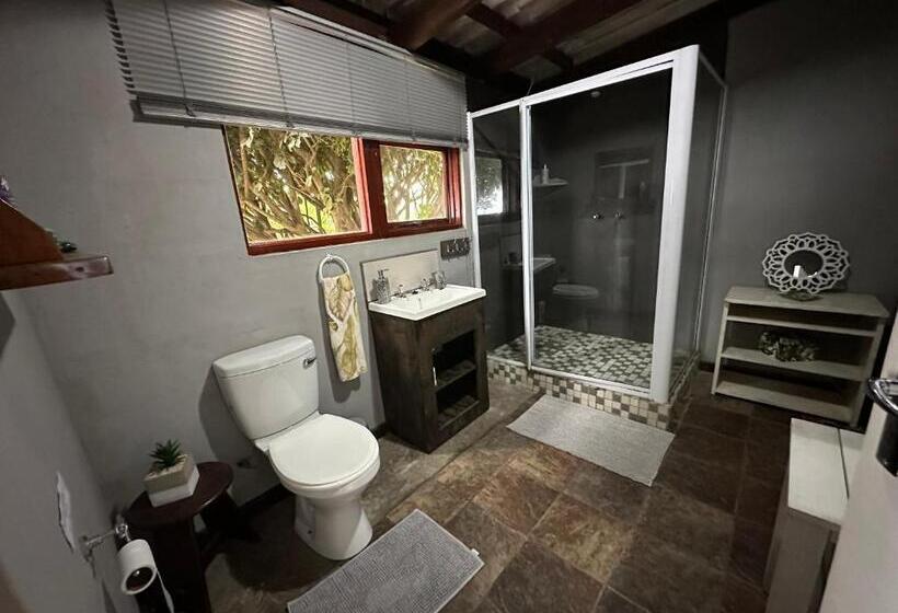 פנסיון Bayview Room @ Coram Deo