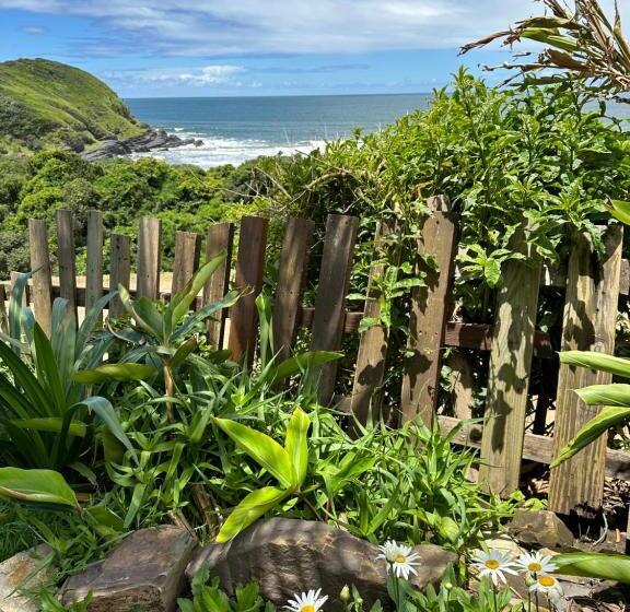 פנסיון Bayview Room @ Coram Deo