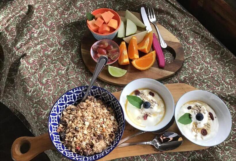 פנסיון Bayview Room @ Coram Deo